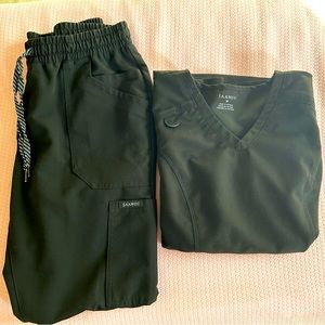 Scrub top & pants Jaanu M, Black